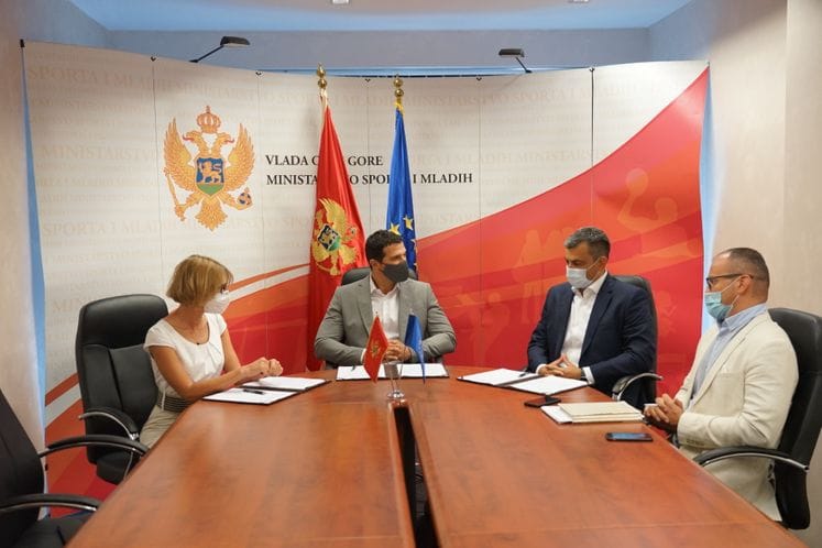 U susret Danu mladih Ministarstvo i Telekom obezbijedili besplatan internet u omladinskim servisima