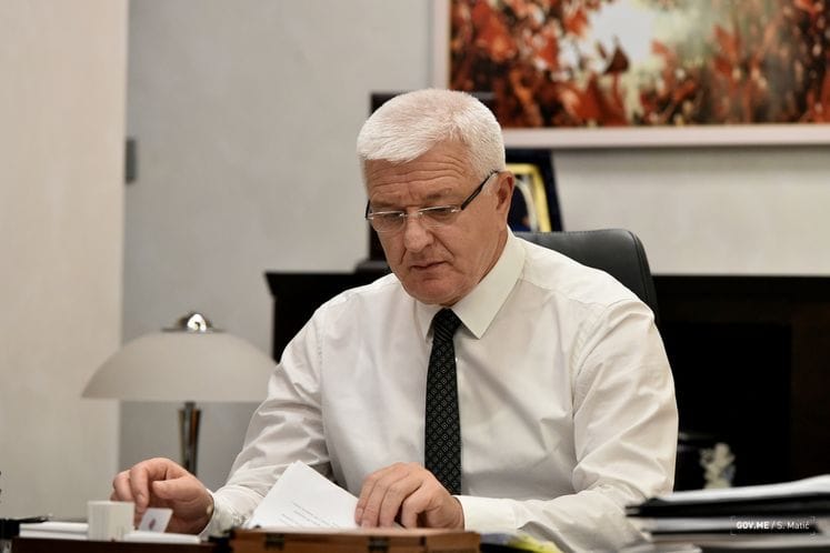 Premijer Marković saopštio da će na kraju mandata, uprkos pozivima na intervju, prednost dati odgovorima na pitanja građana