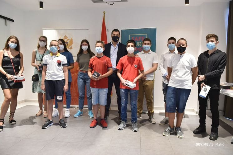 Janović uručio nagrade pobjednicima kviza