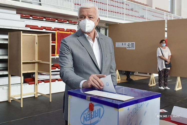 Premijer glasao: Ovo je dan kada će Crna Gora odlučiti da ide naprijed, snažno putem razvoja, u EU i NATO-u i siguran dom za svakog građanina