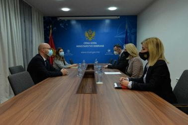 Ministarka odbrane Injac sa koordinatorom UN sistema u Crnoj Gori, Peterom Lundbergom
