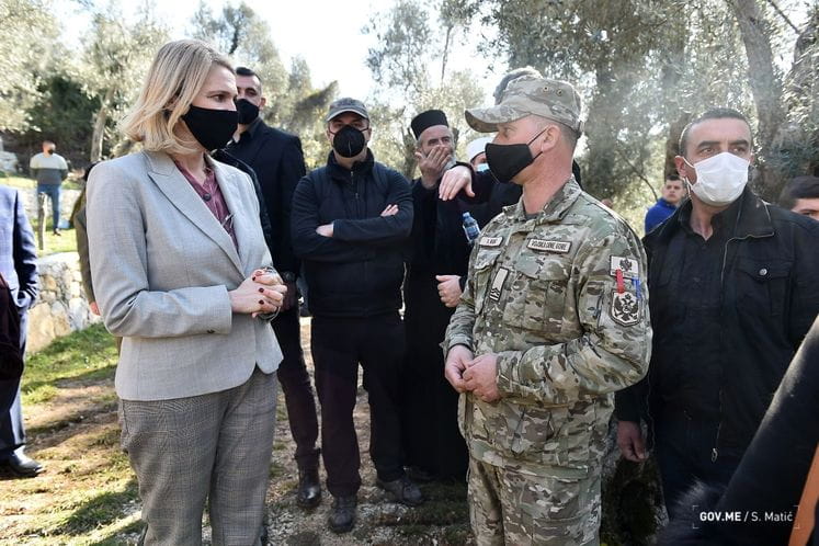 Министарка Ињац и ВЦГ подржали акцију чишчења маслињака и приступних путева у Валданосу