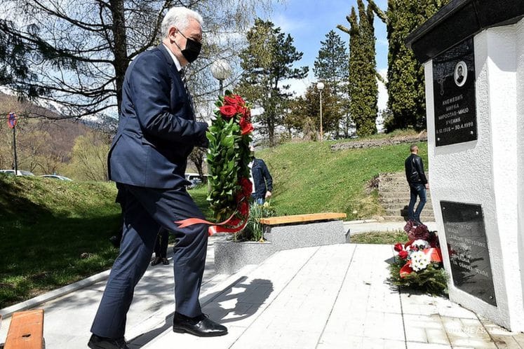 Premijer Krivokapić položio vijenac na spomenik murinskim žrtvama