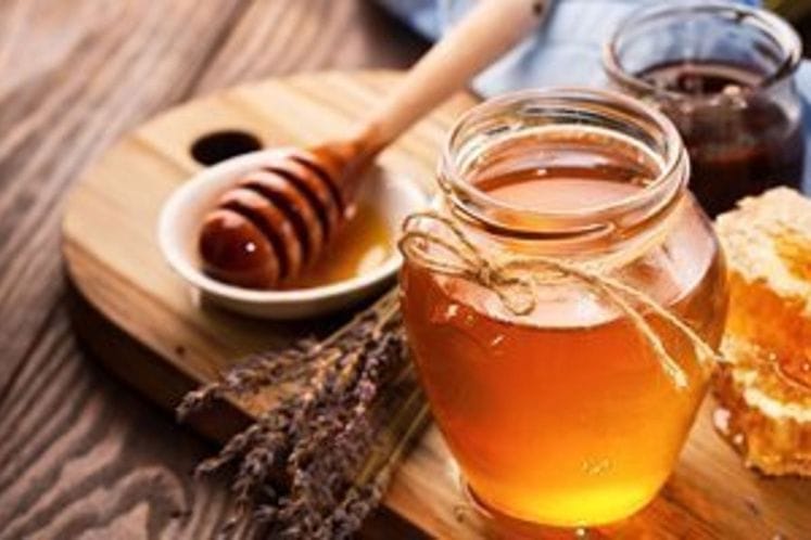 Како делкарисати мед?