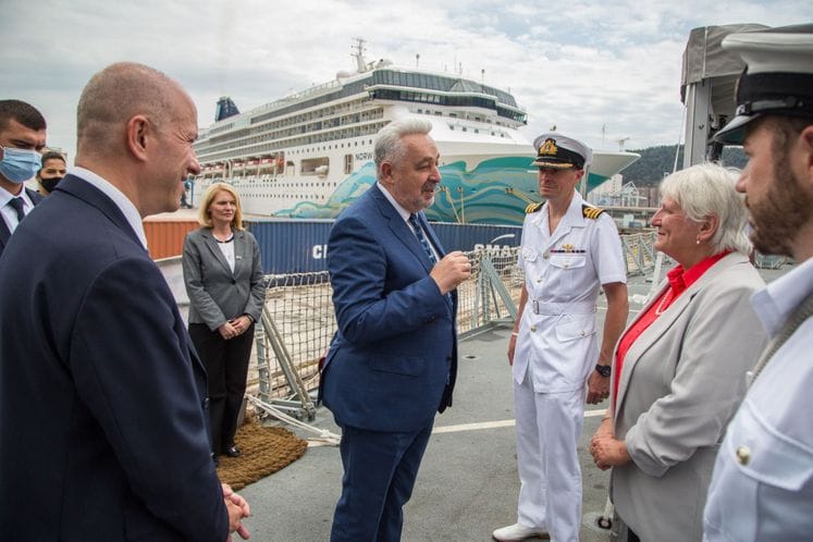 Premijer Krivokapić posjetio fregatu Kraljevske ratne mornarice Ričmond