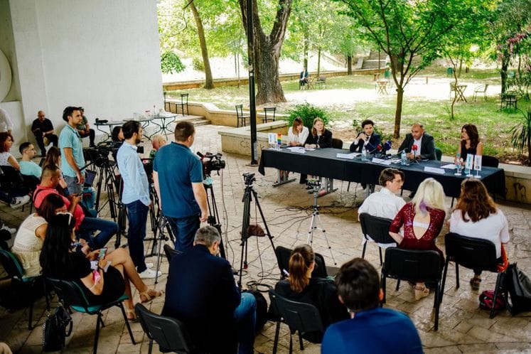 Prva panel diskusija povodom Mjeseca ponosa pod nazivom „Efikasan odgovor na govor mržnje i diskriminaciju LGBTI osoba“