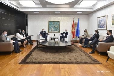 Premijer Krivokapić razgovarao sa gradonačelnikom Cetinja Kašćelanom