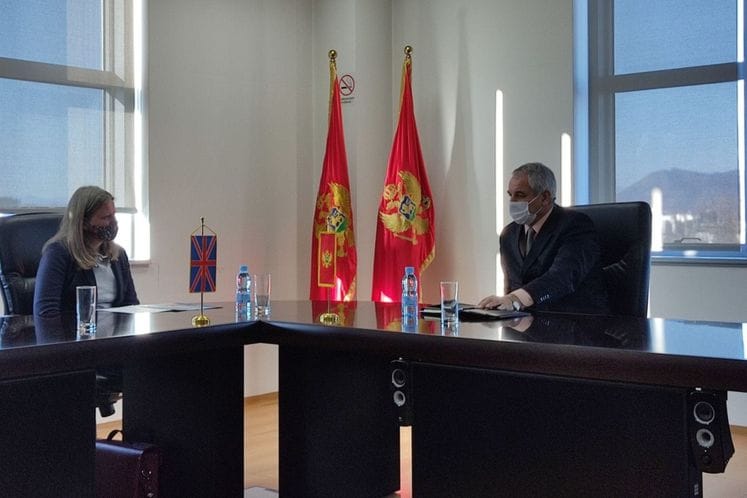 Sastanak ministra Mitrovića sa britanskom ambasadorkom Karen Medoks