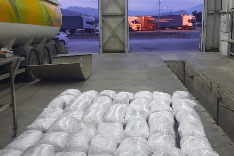 SAOPŠTENJE- Spriječeno krijumčarenje skoro 300 kilograma marihuane