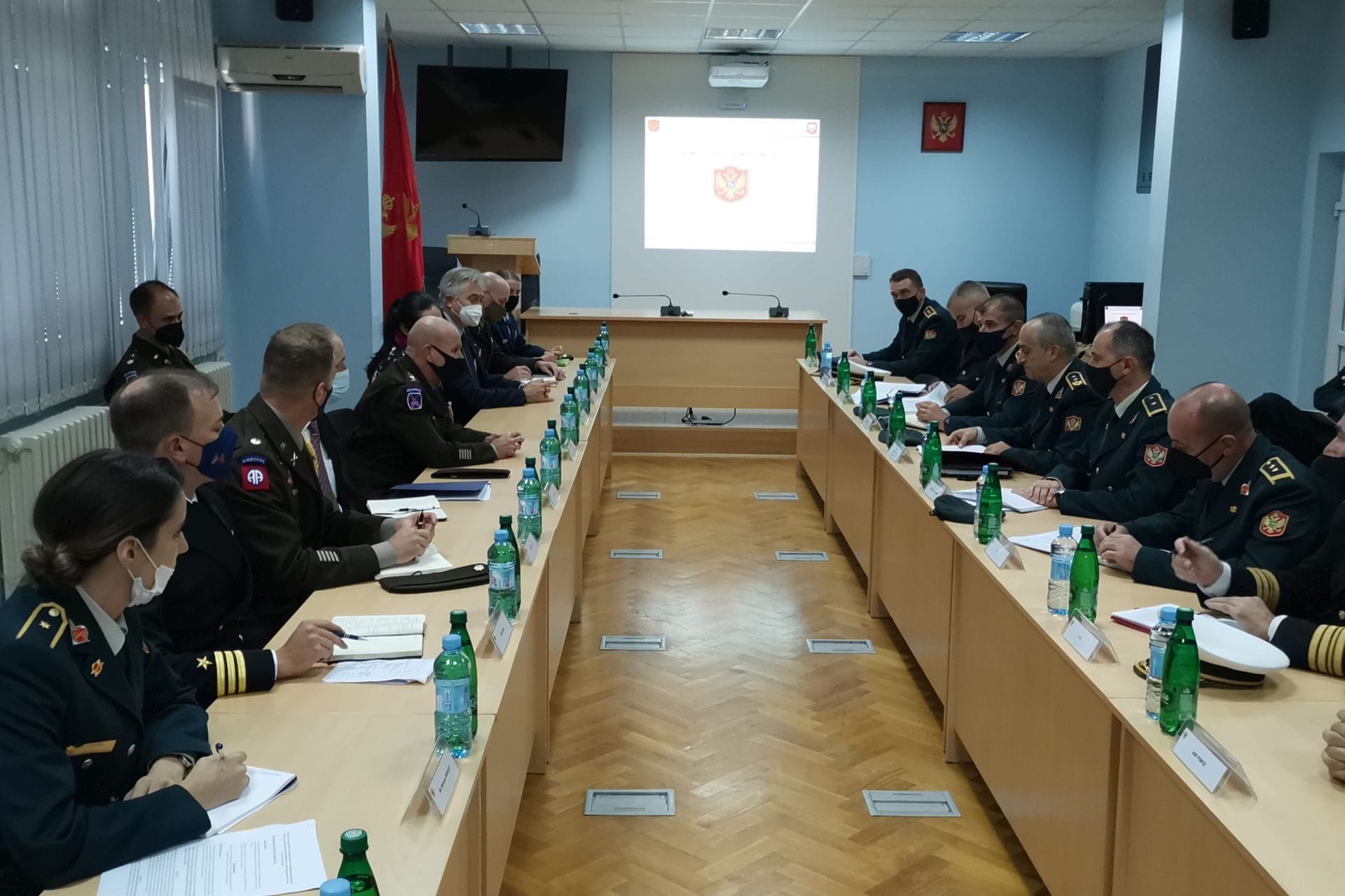 Posjeta komandanta Američkih kopnenih snaga u Evropi i Africi: General Kavoli sa Injac i generalom Đurovićem