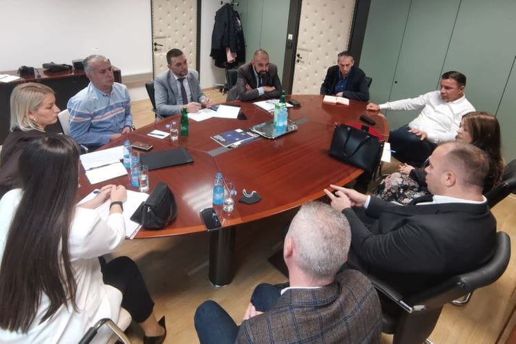 Održan sastanak sa predstavnicima trgovačkih lanaca: Podrška domaćim proizvođačima mlijeka