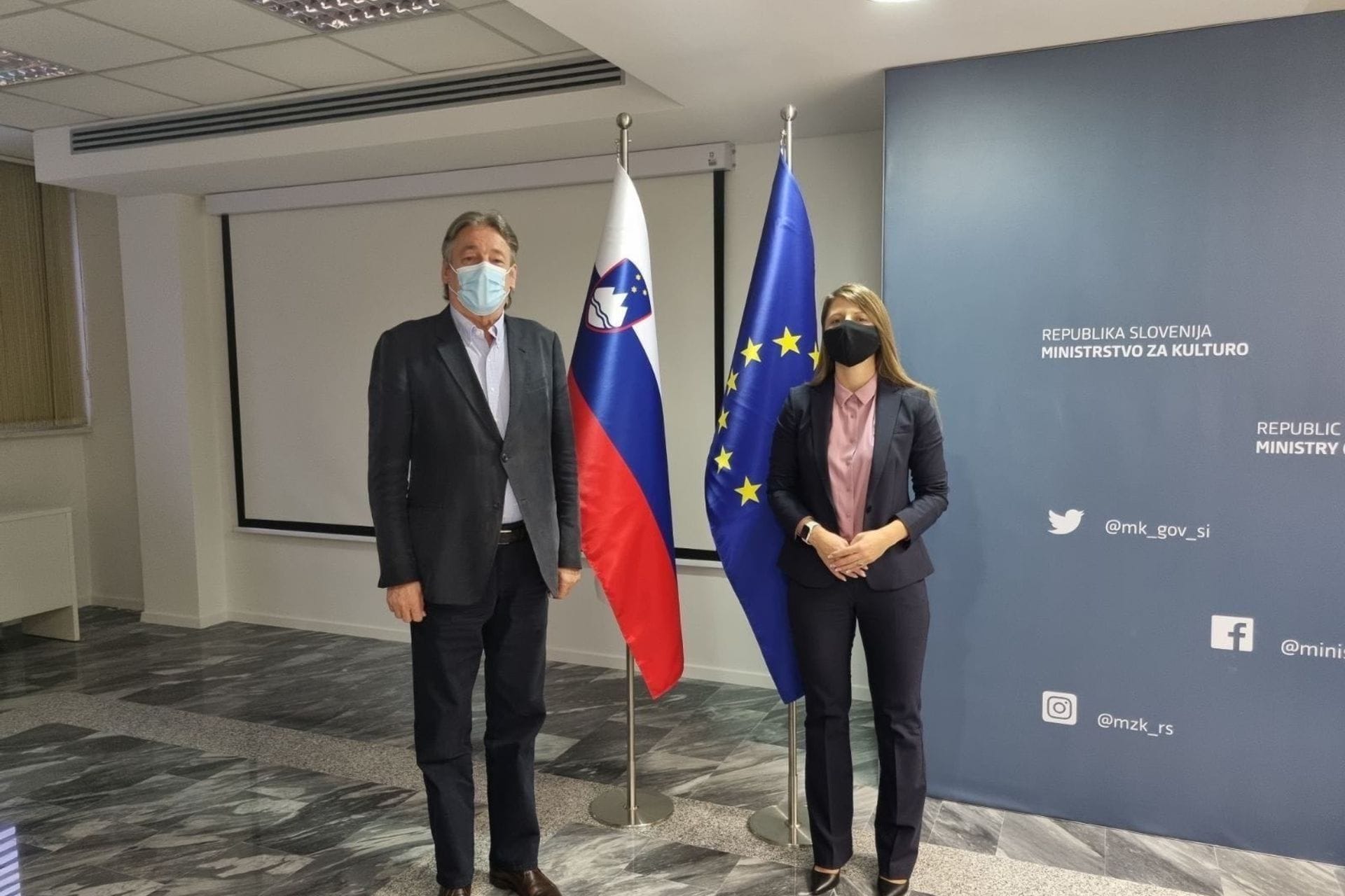 Ministarka javne uprave digitalnog društva i medija Tamara Srzentić  na sastanku sa ministrom kulture Vaskom Simonitijem