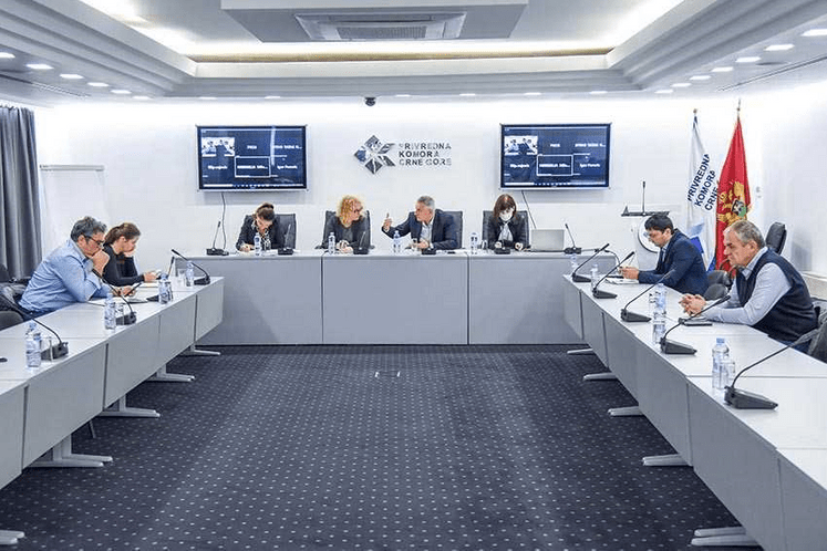 Saopštenje: Predstavnici Uprave prihoda i carina učestvovali na sjednici Odbora udruženja špeditera