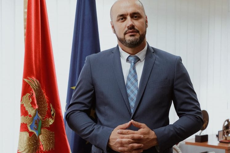 Reagovanje v.d. direktora Hadžića: „Najavljene mjere oko budžeta Uprave ne razumijem kao direktni napad na dijasporu, već kao još jednu ishitrenu i nedovoljno pripremljenu odluku“