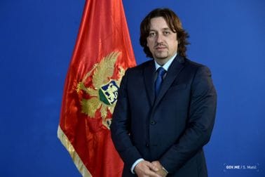 Novogodišnja čestitka ministra unutrašnjih poslova Sergeja Sekulovića