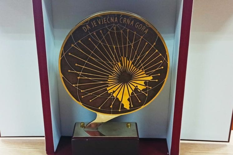 JAVNI POZIV za dostavljanje inicijative za dodjelu nagrada pripadnicima dijaspore-iseljenicima i organizacijama dijaspore-iseljenika