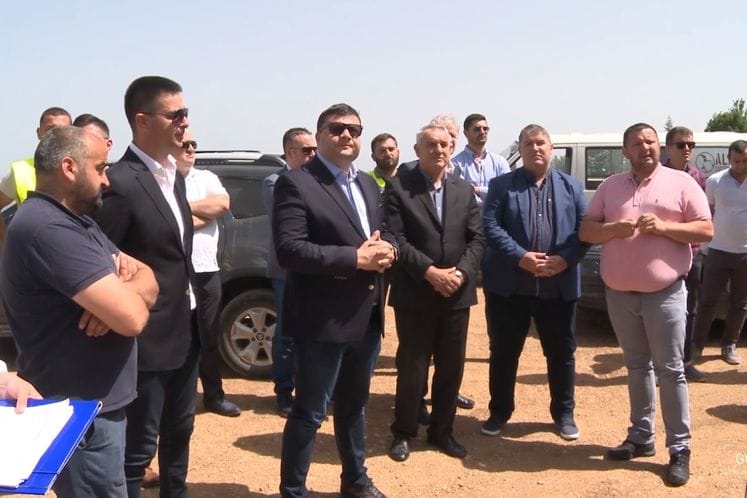 Ministar Mitrović i direktor Lučić obišli kompleks Đalovića pećine i Ski centar Cmiljaču