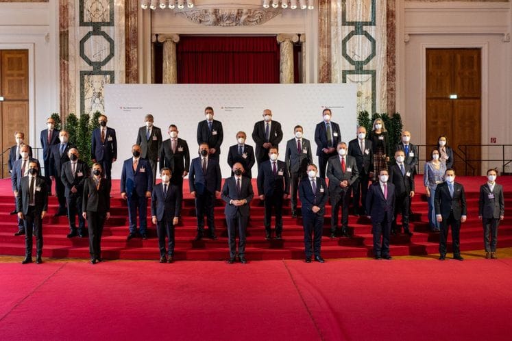 zajednička fotografija-konferencija u Beču-21/22 februar 2022.