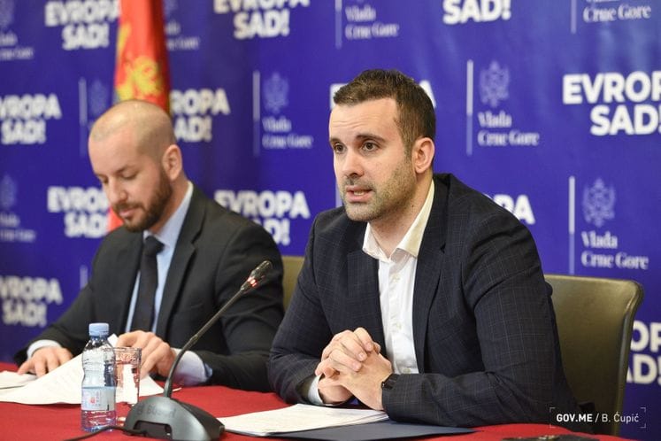 Ministar finansija i socijalnog staranja