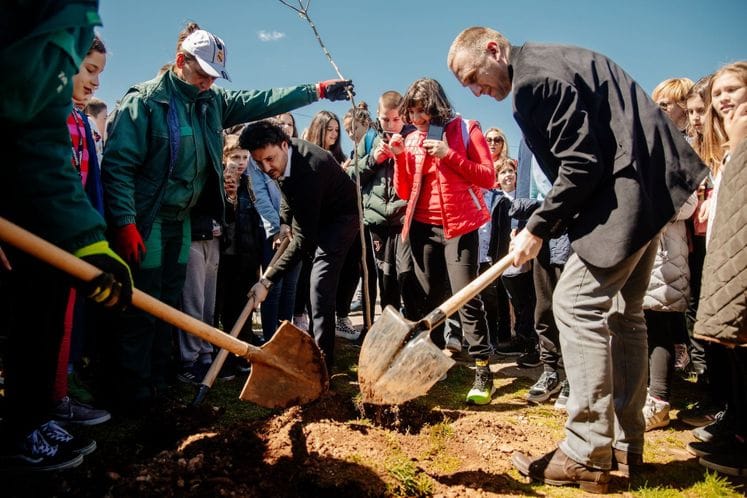 Abazović sa đacima OŠ Radojica Perović