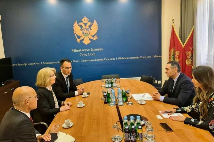 fotografija sa sastanka