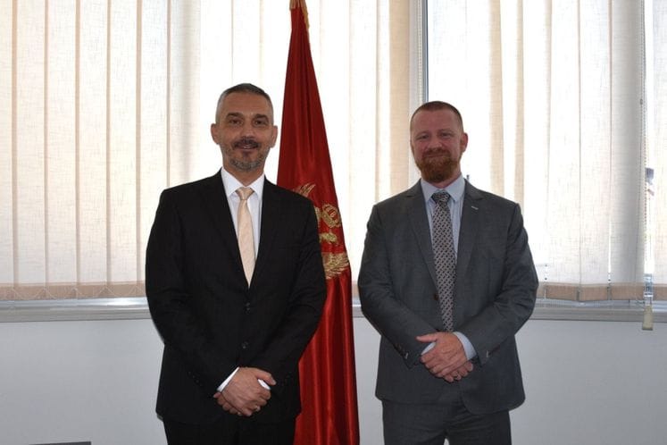 Direktor UP i ataše