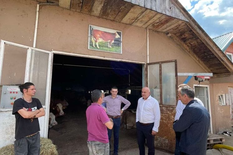 Ministar Joković posjetio proizvođače mlijeka u Nikšiću