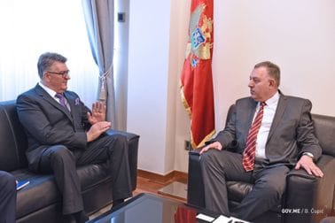 Zoran Miljanić - Veselko Grubišić, ambasador Hrvatske