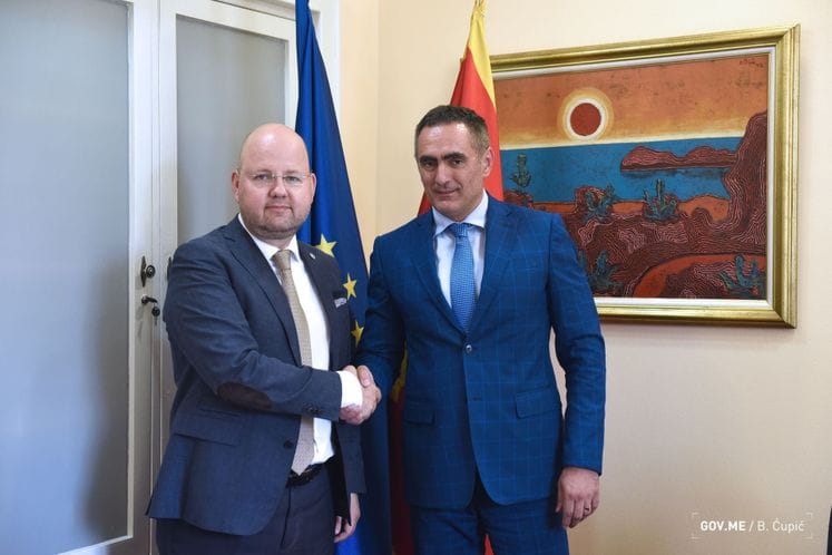 fotografija sa sastanka