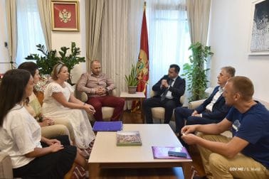 Miomir Vojinović sa roditeljima djece sa posebnim obrazovnim potrebama