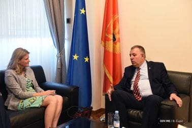 Zoran Miljanić - Karen Medoks, ambasadorka Ujedinjenog Kraljevstva