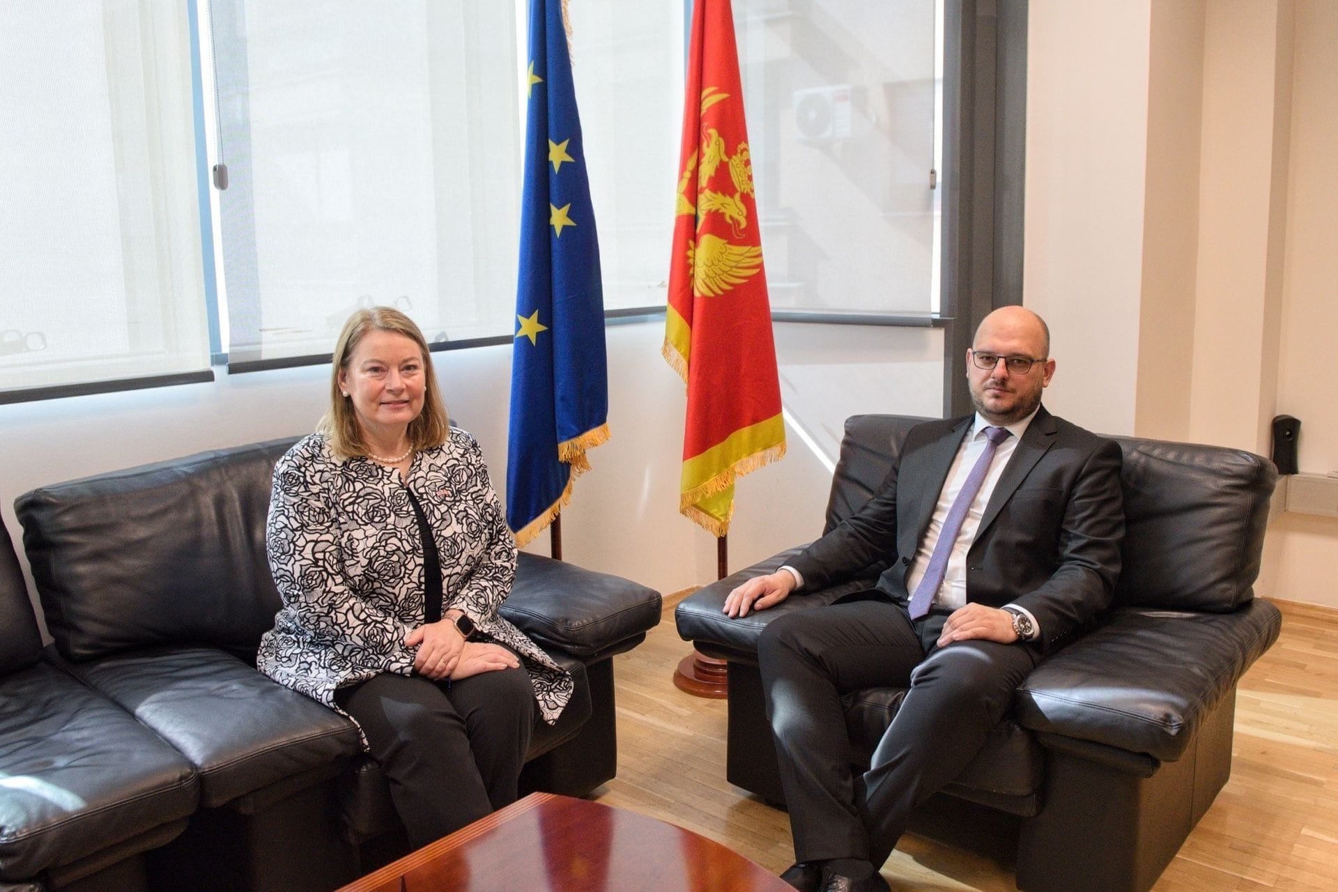 Ministar rada i socijalnog staranja Admir Adrović je održao sastanak sa ambasadorkom SAD-a u Crnoj Gori gđom Džudi Rajzing Rajnke