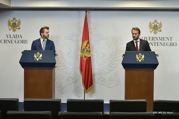 Потпредсједник Коњевић и министар Дукај представљају Нацрт закона о Влади
