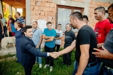 Abazović posjetio selo Radulići i razgovarao sa mješanima okolnih sela
