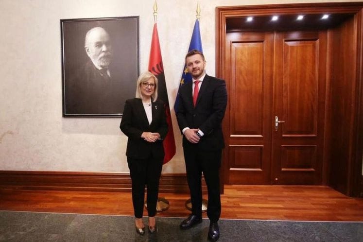 Sastanak ministar Dukaj i predsjednica Skupštine Albanije Nikol 2