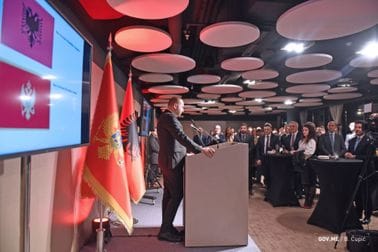 Dritan Abazović prisustvovao prijemu povodom Dana nezavisnosti i Dana zastave Albanije