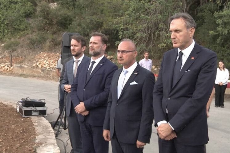 Otkrivanje spomen - ploče admiralu Baroviću na Visu