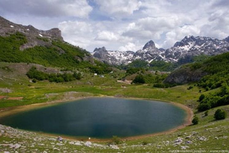 Bukumirsko jezero