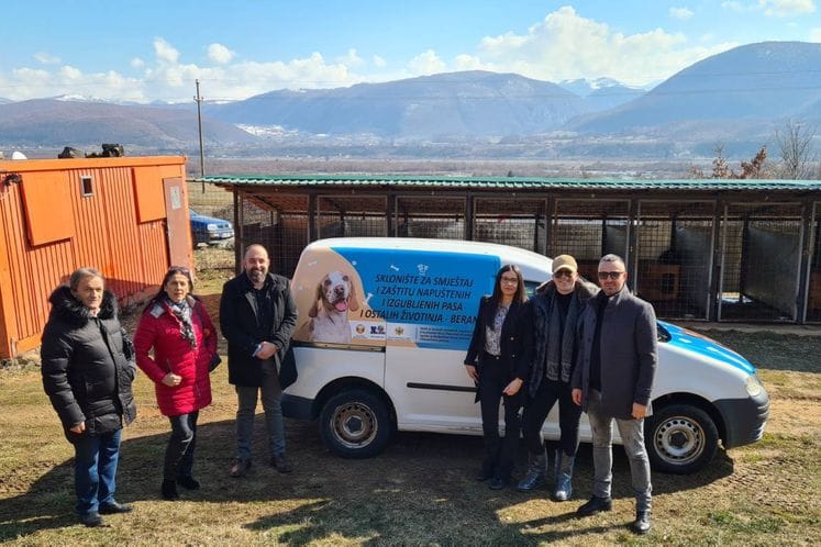 Komunalno preduzeće Berane dobilo vozilo za transport napuštenih kućnih ljubimaca (pasa)