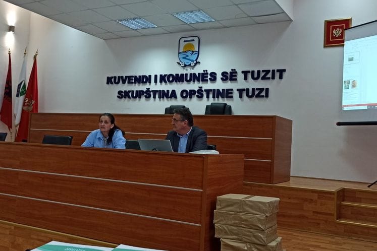 U Tuzima održana obuka za upotrebu pesticida