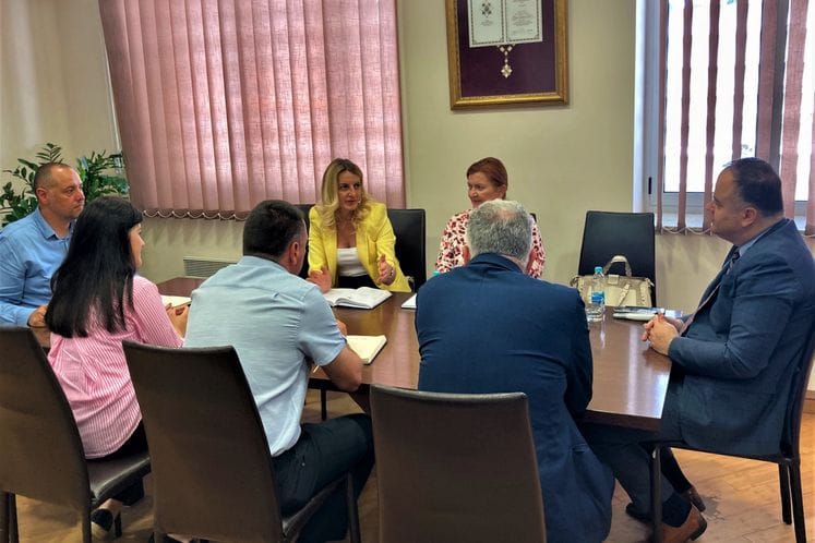 Sastanak predstavnika Opštine Herceg Novi i Uprave za inspekcijske poslove na temu intenziviranja aktivnosti povodom suzbijanja nelegalnog poslovanja