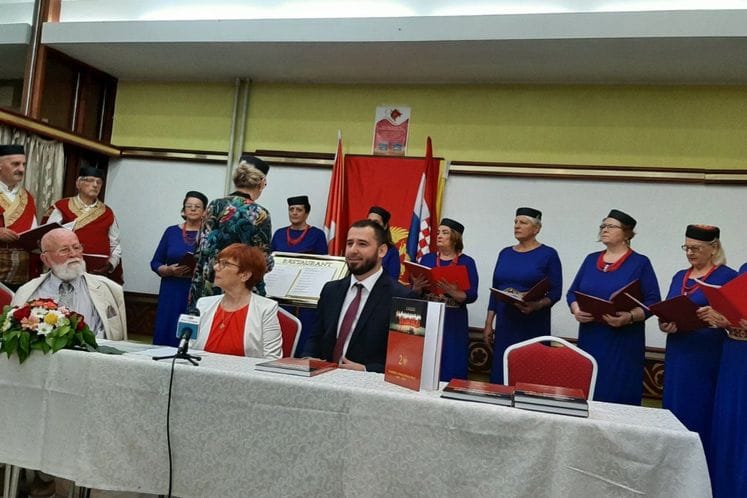 Zajednica Crnogoraca Split predstavila na Cetinju „Monografiju o Crnoj Gori“