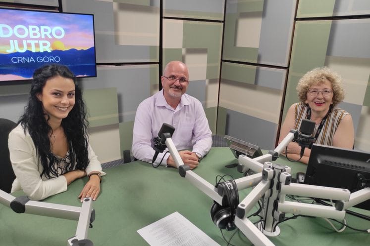 PREDSJEDNIK ZAJEDNICE CRNOGORACA ALBANIJE GOST RADIJA CRNE GORE I UPRAVE ZA SARADNJU SA DIJASPOROM