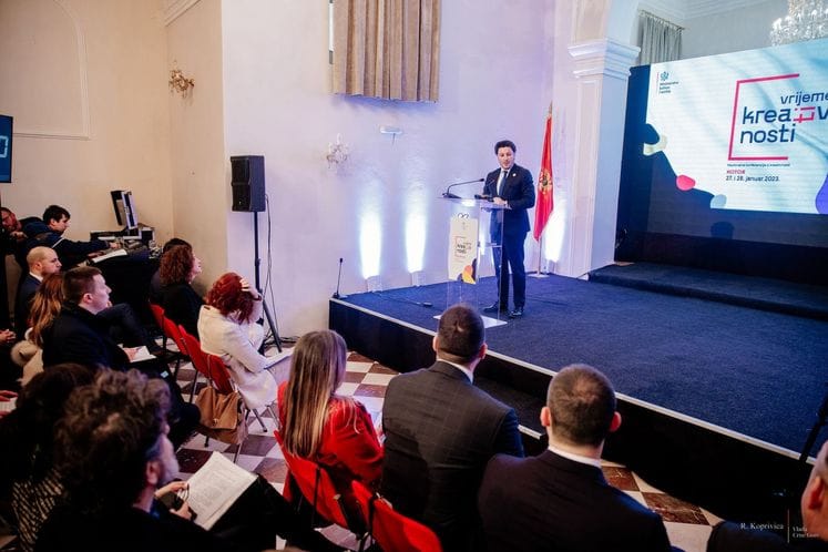 Дритан Абазовић на отварању конференције “Вријеме креативности” у Котору