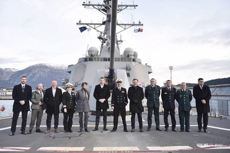 Adžić sa saradnicima posjetio američki brod USS James E. Williams