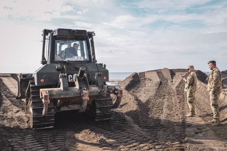Inžinjerci VCG angažovani na radovima sprječavanja erozije plaže na Adi Bojani