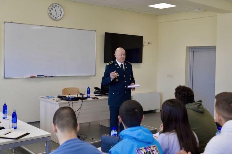 General Lazarević na UDG-u o značaju Vojske za mir i bezbjednost