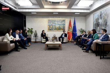 Абазовић и Војиновић са руководством ОШ Владимир Назор