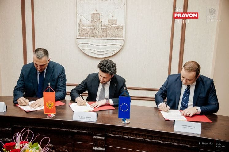 Abazović, Todorović i Štajnmiler potpisali Memorandum o valorizaciji Air-park 