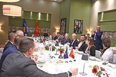 Abazović stigao u Prištinu